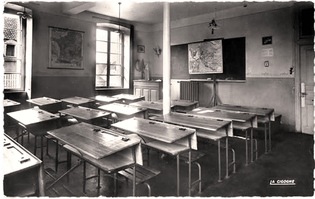 Historique_Album_1950_Annees_Salle_Classe_Carte_Postale