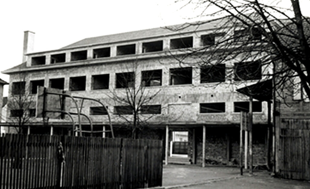 Historique_Album_1956_1957_Construction_Batiment_Sainte_Marie