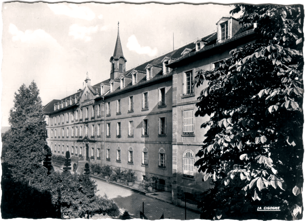 Historique_Album_1970_Annees_Facade_Saint_Joseph_Carte_Postale